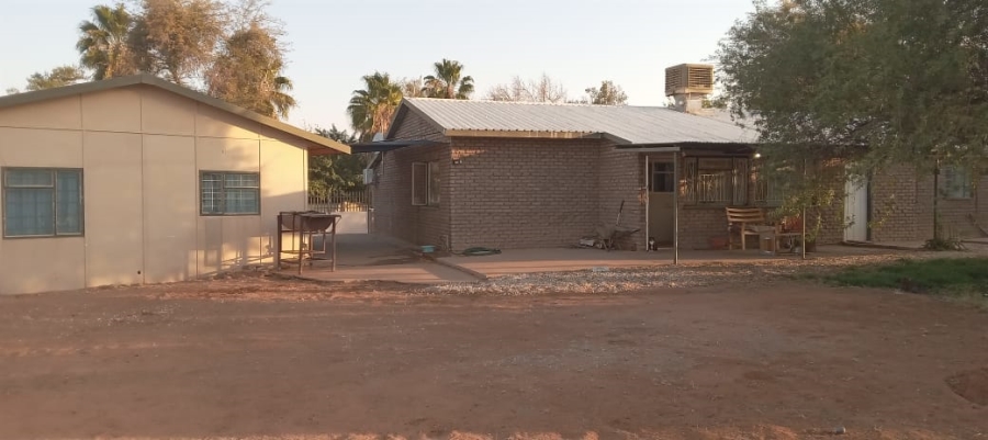 3 Bedroom Property for Sale in Kakamas Northern Cape